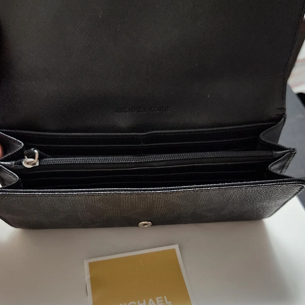 Wallet - Picture 2 of 2